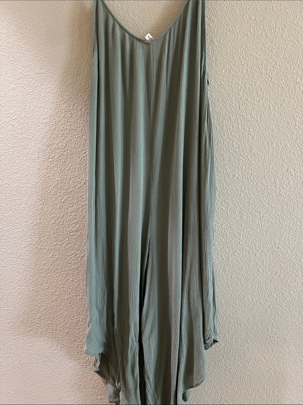 Elan Flowy Gauzy Sage Green Romper Size Large - Picture 5 of 7